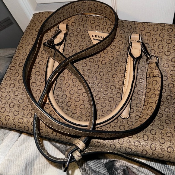 Guess Beige Signature Satchel W/ Strap - Picture 8 of 10